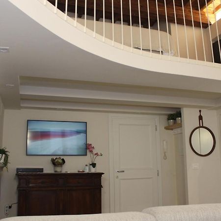 Art Apartment Santa Croce Suite فلورنس المظهر الخارجي الصورة